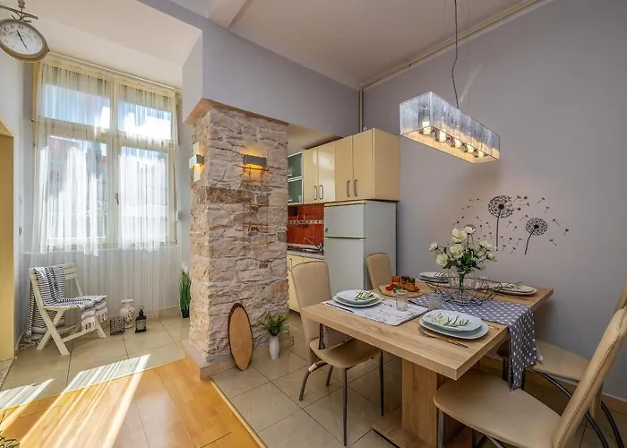 Apartment Next To Amphitheatre