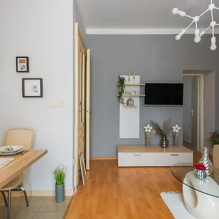 Next To Amphitheatre * Πούλα