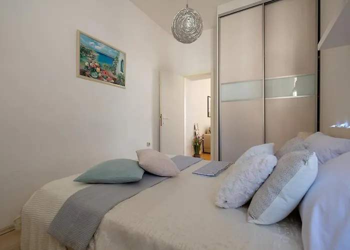 Next To Amphitheatre 公寓