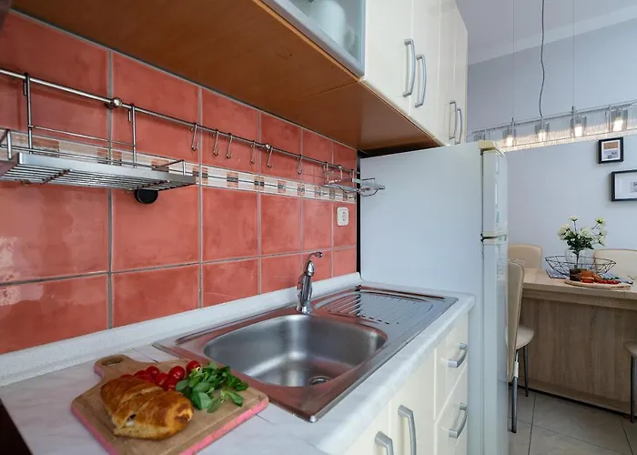 Next To Amphitheatre Apartment